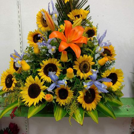 Arreglo de girasoles con iris