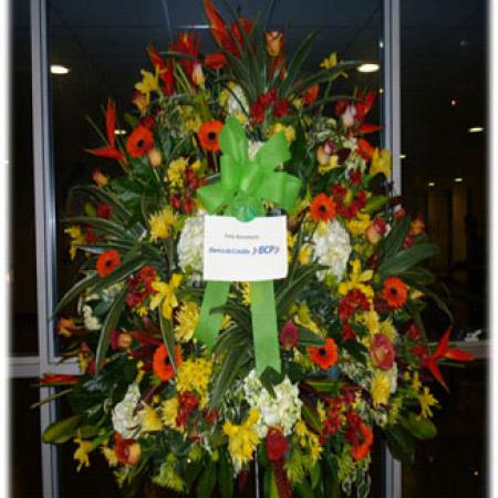 Trípode hortensias gerberas