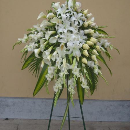 Manto especial liliums cartuchos rosas gladiolo y  follajes finos