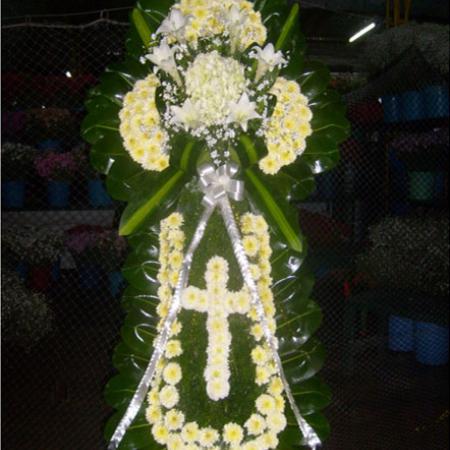 Cruz sencilla tonos blancos