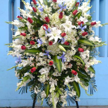 Trípode tonos blancos con rojos